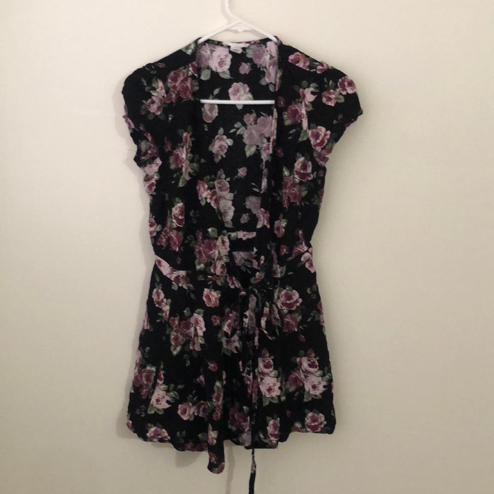 Floral tie front short sleeved jacket